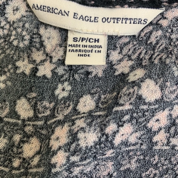 AMERICAN EAGLE OUTFITTERS Floral Surplice Faux Wrap Romper Black Size Small - Picture 7 of 11